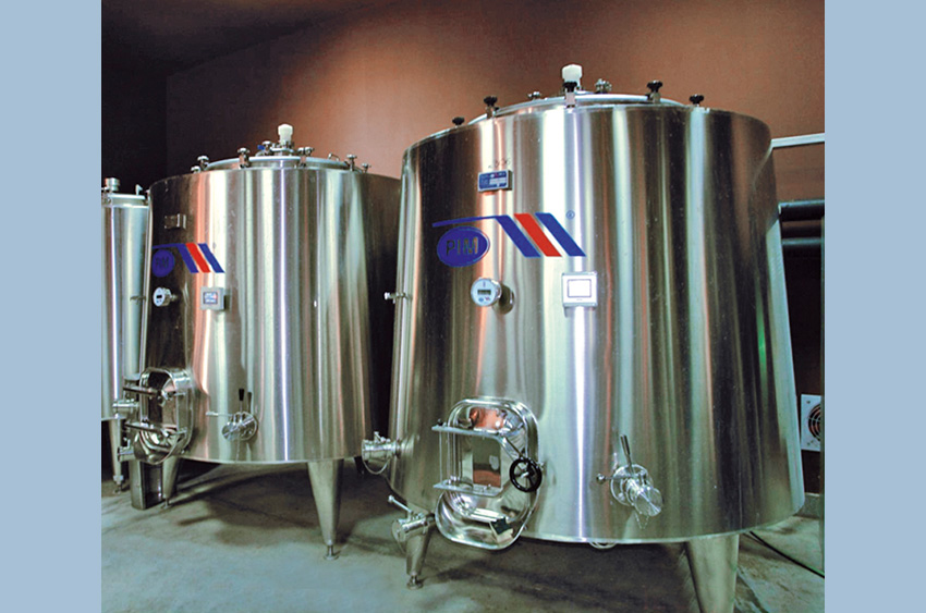 Metal conical fermenter